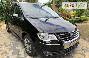 Мінівен Volkswagen Touran 2008 в 