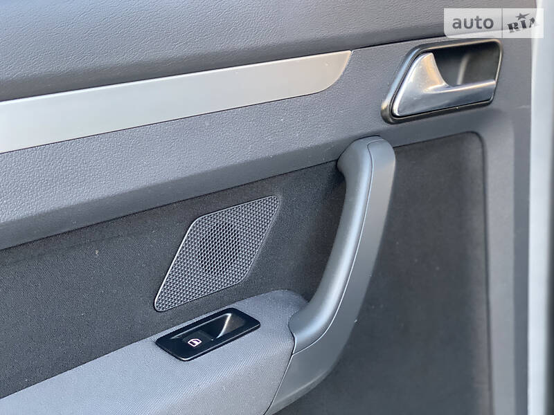 Мінівен Volkswagen Touran 2008 в Рівному