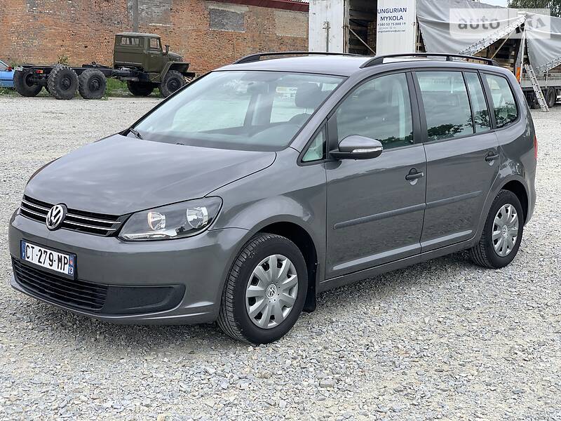 Мінівен Volkswagen Touran 2013 в 