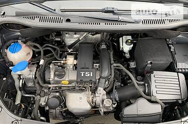 Мінівен Volkswagen Touran 2013 в 