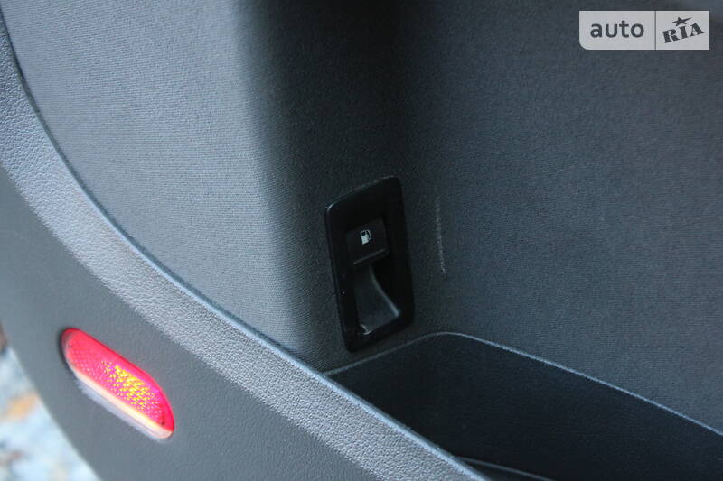 Універсал Volkswagen Touran 2005 в Львові