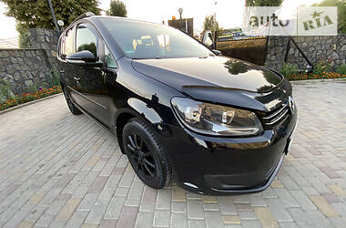 Мінівен Volkswagen Touran 2011 в 