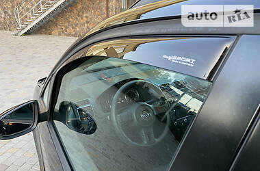 Мінівен Volkswagen Touran 2011 в 