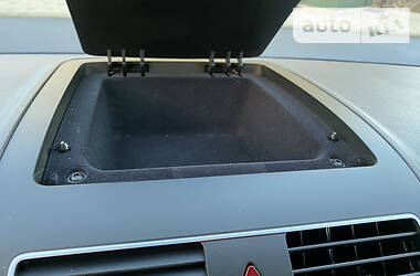 Мінівен Volkswagen Touran 2011 в 