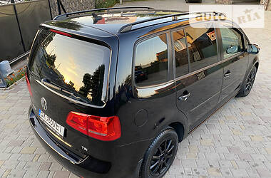 Мінівен Volkswagen Touran 2011 в 