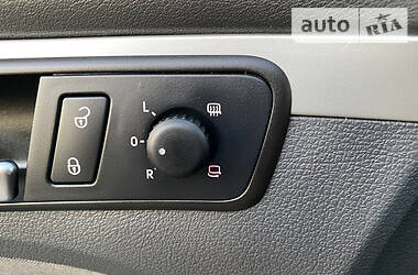 Мінівен Volkswagen Touran 2011 в 