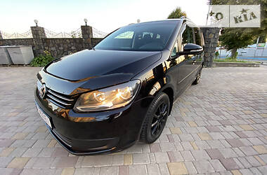Мінівен Volkswagen Touran 2011 в 