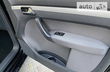 Мінівен Volkswagen Touran 2011 в 