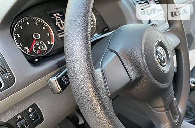Мінівен Volkswagen Touran 2011 в 