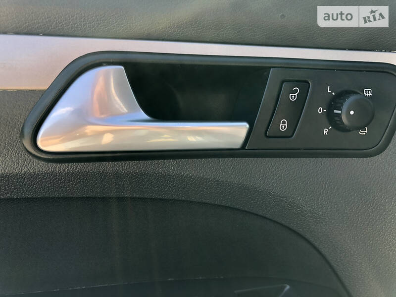 Мінівен Volkswagen Touran 2008 в Броварах фото 21 Мінівен Volkswagen Touran 2008 в Броварах