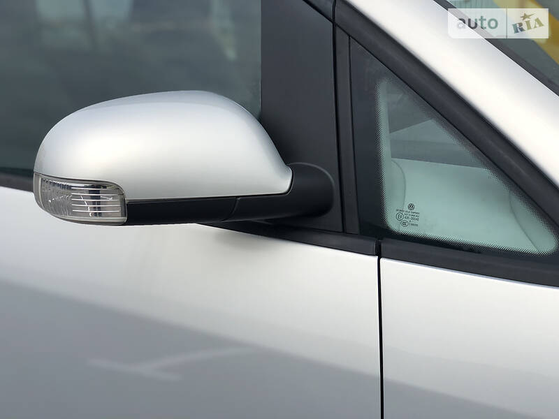 Мінівен Volkswagen Touran 2008 в Рівному