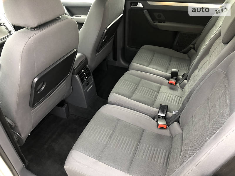 Мінівен Volkswagen Touran 2008 в Рівному