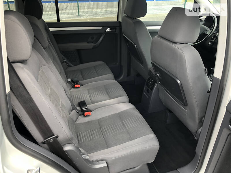 Мінівен Volkswagen Touran 2008 в Рівному