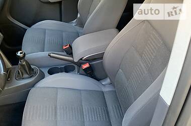 Мінівен Volkswagen Touran 2010 в 
