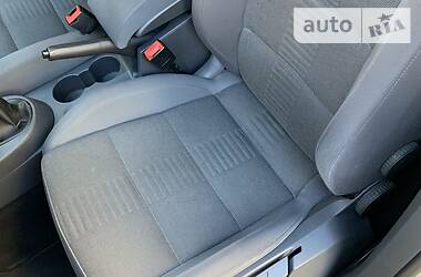 Мінівен Volkswagen Touran 2010 в 