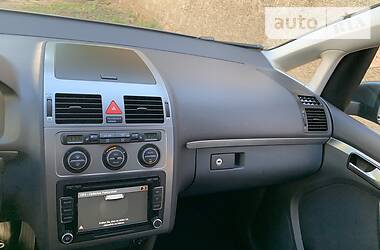 Мінівен Volkswagen Touran 2010 в 