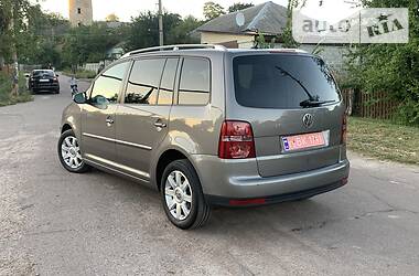 Мінівен Volkswagen Touran 2010 в 
