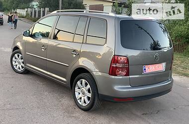 Мінівен Volkswagen Touran 2010 в 