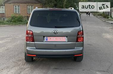 Мінівен Volkswagen Touran 2010 в 