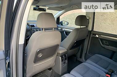 Мінівен Volkswagen Touran 2010 в 