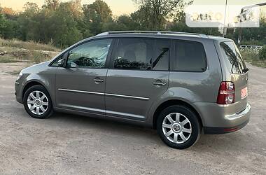 Мінівен Volkswagen Touran 2010 в 