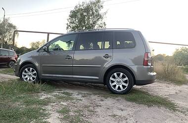 Мінівен Volkswagen Touran 2010 в 
