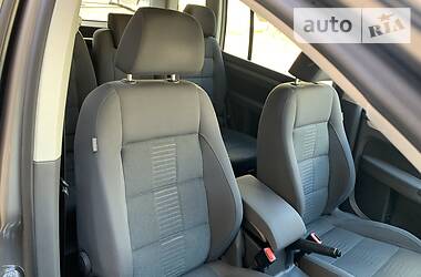 Мінівен Volkswagen Touran 2010 в 
