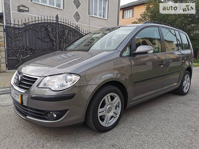 Універсал Volkswagen Touran 2009 в Калуші фото 5 Універсал Volkswagen Touran 2009 в Калуші