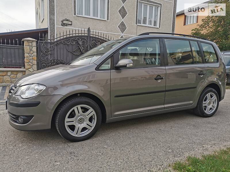 Універсал Volkswagen Touran 2009 в Калуші фото 6 Універсал Volkswagen Touran 2009 в Калуші