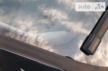 Мінівен Volkswagen Touran 2011 в 