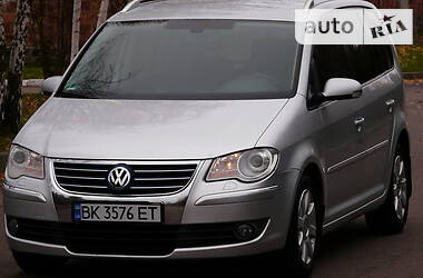 Минивэн Volkswagen Touran 2007 в Ровно