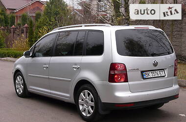 Минивэн Volkswagen Touran 2007 в Ровно