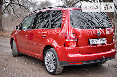 Мінівен Volkswagen Touran 2008 в Стрию