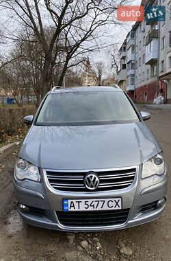 Мінівен Volkswagen Touran 2010 в Калуші