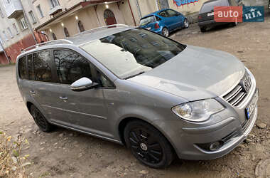 Мінівен Volkswagen Touran 2010 в Калуші