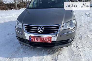 Минивэн Volkswagen Touran 2009 в Житомире