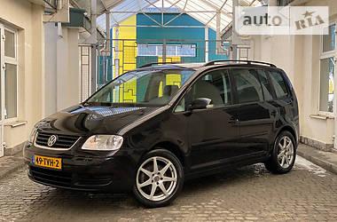 Минивэн Volkswagen Touran 2006 в Стрые