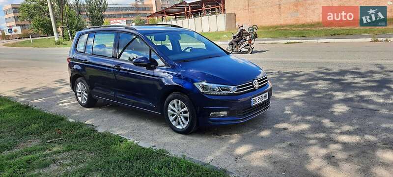 Микровэн Volkswagen Touran 2017 в Кропивницком