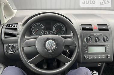 Минивэн Volkswagen Touran 2004 в Городке