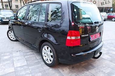 Минивэн Volkswagen Touran 2004 в Львове