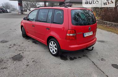 Минивэн Volkswagen Touran 2006 в Бучаче