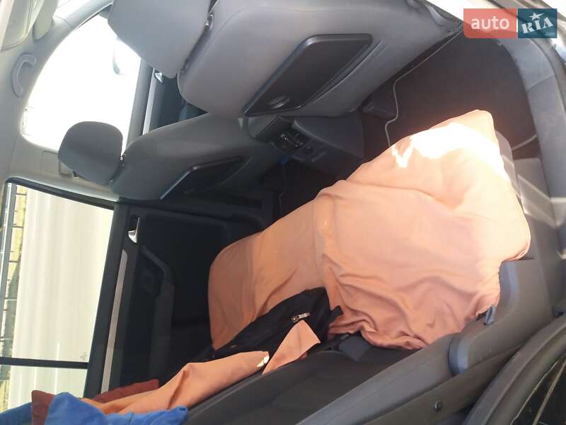 Мінівен Volkswagen Touran 2009 в Києві