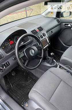 Минивэн Volkswagen Touran 2004 в 
