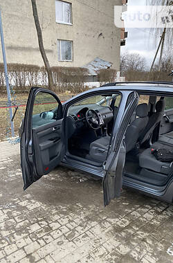 Минивэн Volkswagen Touran 2004 в 