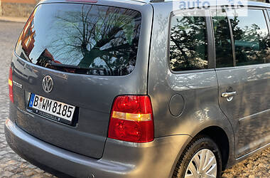 Универсал Volkswagen Touran 2003 в Самборе