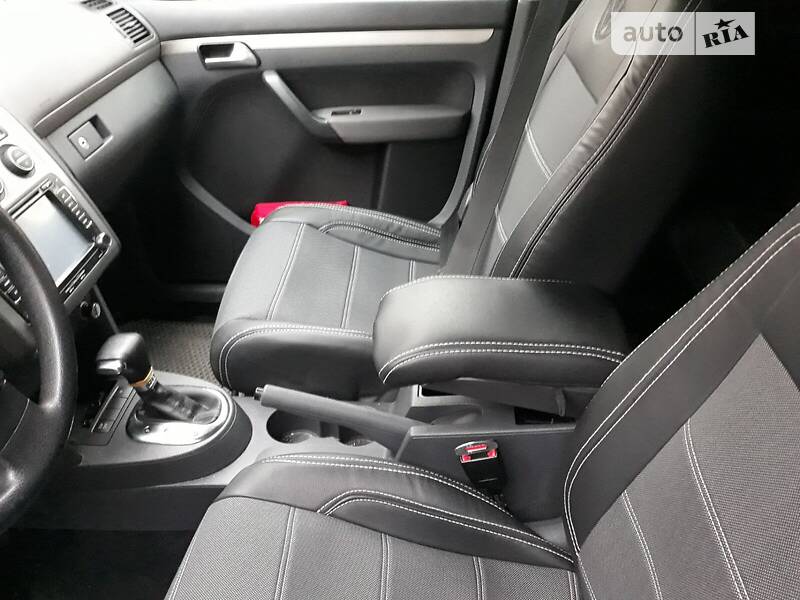 Минивэн Volkswagen Touran 2009 в Львове