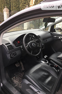 Минивэн Volkswagen Touran 2005 в 