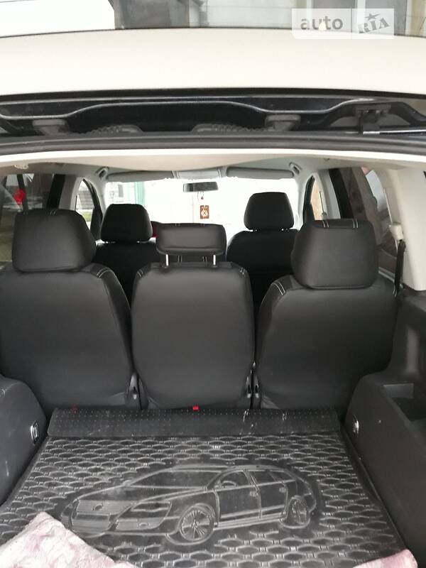 Минивэн Volkswagen Touran 2009 в Львове