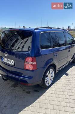 Минивэн Volkswagen Touran 2008 в Ратным