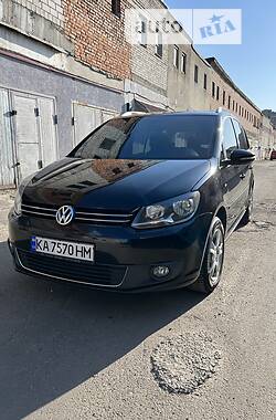 Мінівен Volkswagen Touran 2013 в Києві